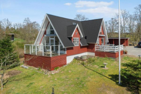 Charming And Well-Maintained Holiday Home With Lovely Sea View